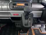 操作が簡単なシフトレバーですのでストレスなく運転が出来ますよ!