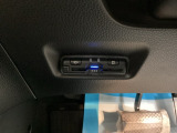 【ETC車載器】高速道路の料金所を、止まらずスムーズに通過。小銭を用意する手間も、窓を開けるわずらわしさもありません。遠出をグッと身近にしてくれる快適ドライブの必須アイテムです。