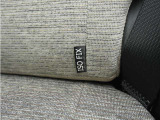 ◆ISOFIX◆シートベルトいらずでチャイルドシートと固定金具を連結するだけでガッチリ固定できます。
