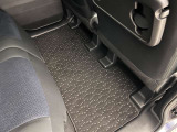 フロアマットもきれいな状態です。
