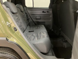シートアレンジで、大きなラゲージをさらに広げることができます。4名乗車はもちろん、「3名乗車+長物」、「2名乗車+大きな荷物」など、シーンに合わせて多彩な使い方が可能です。