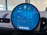【ブレーキホールド】ブレーキ操作により車両を停止させると、ブレーキペダルから足を離しても停止状態が保持されます。その際安全の為ブレーキランプは点灯しております。