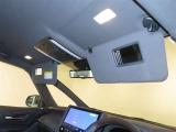 運転席・助手席バニティミラー&照明付サンバイザー