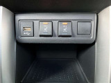 運転席・助手席シートヒーター/USB