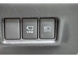 オートマチックハイビームとは、先行車や対向車のライトを認識し、ハイビームとロービームを自動で切り替える機能です。夜道の視界を確保します。詳細は販売店スタッフまでおたずねください。