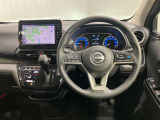 操作しやすく、ゆったりとした運転席となっています。