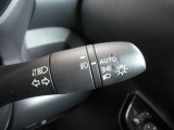 オートライトシステム 外の明るさに応じてヘッドライトを点消灯する為、ライトスイッチを操作する必要がありません。