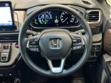 運転している間、長く触れているものだから手になじむハンドルがいいですよね。本革巻のステアリングは乗れば乗るほど手になじんでいきます。