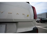 ボディカラーやグレード、お好みで簡単に交換できるのが、NEW MINIの良いところ!オプションでいろいろなカラーや柄がお選びいただけて、オリジナリティーを追求できるのも魅力の一つです!