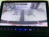 バックモニターで、後方確認しながら安心して駐車することができます。車庫入れが苦手な方にも安心です。※カメラが映し出す範囲は限られています。必ず車両周辺の安全を直接確認してください
