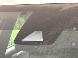 【トヨタセーフティセンス】走行中に前方の車両等を認識し、衝突しそうな時は警報とブレーキで衝突回避と被害軽減をアシスト。より安全にドライブをお楽しみいただけます。