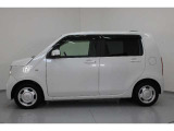 Honda独自のセンタータンクレイアウト、低床設計で床が低くドアも大きく開きますので、女性やお子様、ご年配の方にも一段と乗り降りがしやすくなっています。