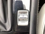 ドライブセレクションを搭載。SPORTモードにすると自動的に低いギアに設定。アクセル操作に対して力強い加速が得られます。