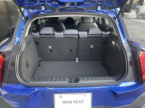 開口部が広く、荷物の積み降ろしがしやすくなっております。