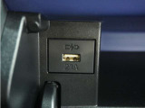 ◆USBチャージャー◆使いやすい場所に装備されています。
