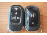 エンジンスターターは付いておりませんが、HondaTotalCareにご加入いただけますと、リモート操作アプリがご利用可能です。距離無制限で、スマホからエンジン操作が可能です♪(月々550円)