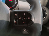 MINIの内装はとにかく『円』に拘ったデザインコンセプトが一目で伝わってきます。これほど円形に拘った車は他に御座いません。伝統のデザイン、トグルスイッチなど遊び心のある内装で御座います。