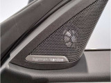 【harman/kardonサラウンド・サウンド・システム】464W、9チャンネル・サラウンド、16個のスピーカーが傑出した高品位サウンドを生み出し、車内全体に臨場感溢れるサラウンド・モードを実現します☆