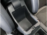 充電ケーブルやエコバックなどを入れておくのに、丁度いいサイズ感の収納スペースとなっています♪