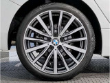 BMW純正アルミホイールです。納車時にはアルミホイールコーティングも承っております!是非ご検討下さいませ。