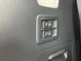 サードシート電動可倒式シート(トランクサイドのスイッチでシートが電動で動きます・シートを倒すとトランクのスペースが広くなります)