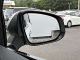 ブラインドスポットモニターついてます!走行中に車両後方の死角にいる車両を検知し、インジケーター点灯で教えてくれるとっても便利な装備です☆