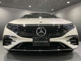 フロントグリル中央に大きく輝くスリーポインテッドスター。メルセデスベンツならではのステータスを強く感じる事ができます