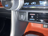 VSCやTRCは車両の走行安定性を確保するシステムです。このボタンは一時的に停止するスイッチです。