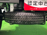 様々な現場で活躍するため,もしもの時の為にスペアタイヤが荷台下に収納されています