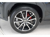 タイヤサイズ(215/50R18)です。