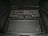 【車載工具】タイヤ交換には必需品ですね!万が一に役立つ工具です。緊急時に備え、使い方をしっかり覚えておきましょう。