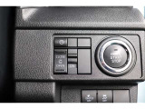助手席側電動スライドドアはドアの直接操作以外にも運転席からのスイッチ操作やリモコン操作でも開閉が可能!狭い駐車場などでもドアの開閉が楽々・安心ですね!