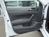 点検整備ご納車前にCertified Pre-Owned独自の「点検チェック項目シート」により、部品や機能に関する全71項目もの厳しいチェックを実施します。