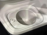(前席/掘り込み式)ホットカップホルダー☆保温付で温活が車内でも実現♪600mlのペットボトルまで対応しておりスイッチ1つで温かい飲み物は保温を、冷たい飲み物は常温にしてくれます