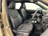 運転席はパワーシートになっていてドライバーにあわせた微調整が可能!