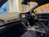 シンプルなデザインで運転のしやすさ伝わります