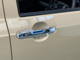 品質へのこだわり!フロアマットやシートなど車内をキレイに清掃し、ニオイや汚れなどを徹底的にクリーニングしてもらっております。室内はピカピカです☆