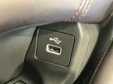 USB充電口を搭載しています!携帯電話の充電などに便利です!