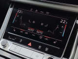 Audiならではの上質な空間が、毎日のドライブを特別な時間に変えます。高級感あふれるインテリアと快適装備。心地よい上質な空間をご体感ください。