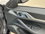 当社BMW認定中古車は全車保証付きでございます。また保証料金や整備費用はお見積書内の諸費用・税金に追加計上する事はございません。認定中古車保証付きのお支払総額でお見積りご依頼の上、他店とお比べください