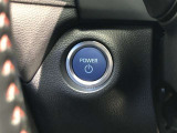 エンジンスタートスイッチです。キーが車内にあれば、エンジンの始動や停止はスイッチを押すだけ!キーを取り出す手間を省き、ワンプッシュで操作できるので簡単でスムーズです。