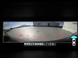 フロントカメラからの情報はマルチファンクションディスプレイに映し出すことができます!
