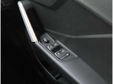 ●ドアの手すり、スイッチ類のデザインまで質感が高くこだわっています。ムダがないシンプルなデザイン、シンプルにもかかわらず高級感や上質感を感じさせます。