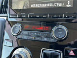 オートエアコンを装備しています。車内温度を感知して自動で温度調整をしてくれるのでいつでも快適な車内空間を創り上げます!
