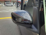 デザイン性だけでなく、ドライバーの巻き込み防止など安全運転をサポート致します!周囲からの視認性にも優れていて安心です!
