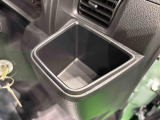 運転席ドリンクホルダー付いてます
