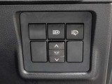 オートマチックハイビームとは、先行車や対向車のライトを認識し、ハイビームとロービームを自動で切り替える機能です。夜道の視界を確保します。詳細は販売店スタッフまでおたずねください。