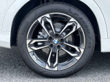 左前フロント 245/45R19