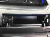 運転席前にスマホ充電が出来るUSB挿し口があります