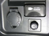 非常時やキャンプなどに役立つAC100Vコンセント付きです。
